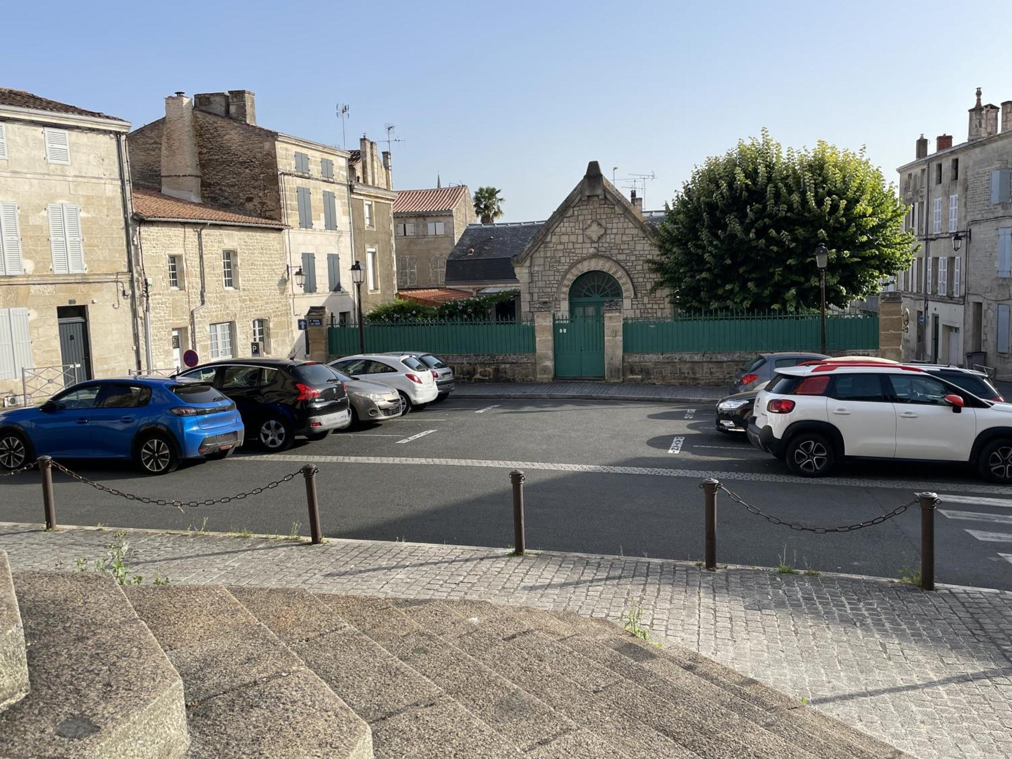 Chez Jean-Yves Et Zoe - Le Saint Andre - Au Calme, Tres Propre, Proche Parkings, Clim Leilighet Niort Eksteriør bilde